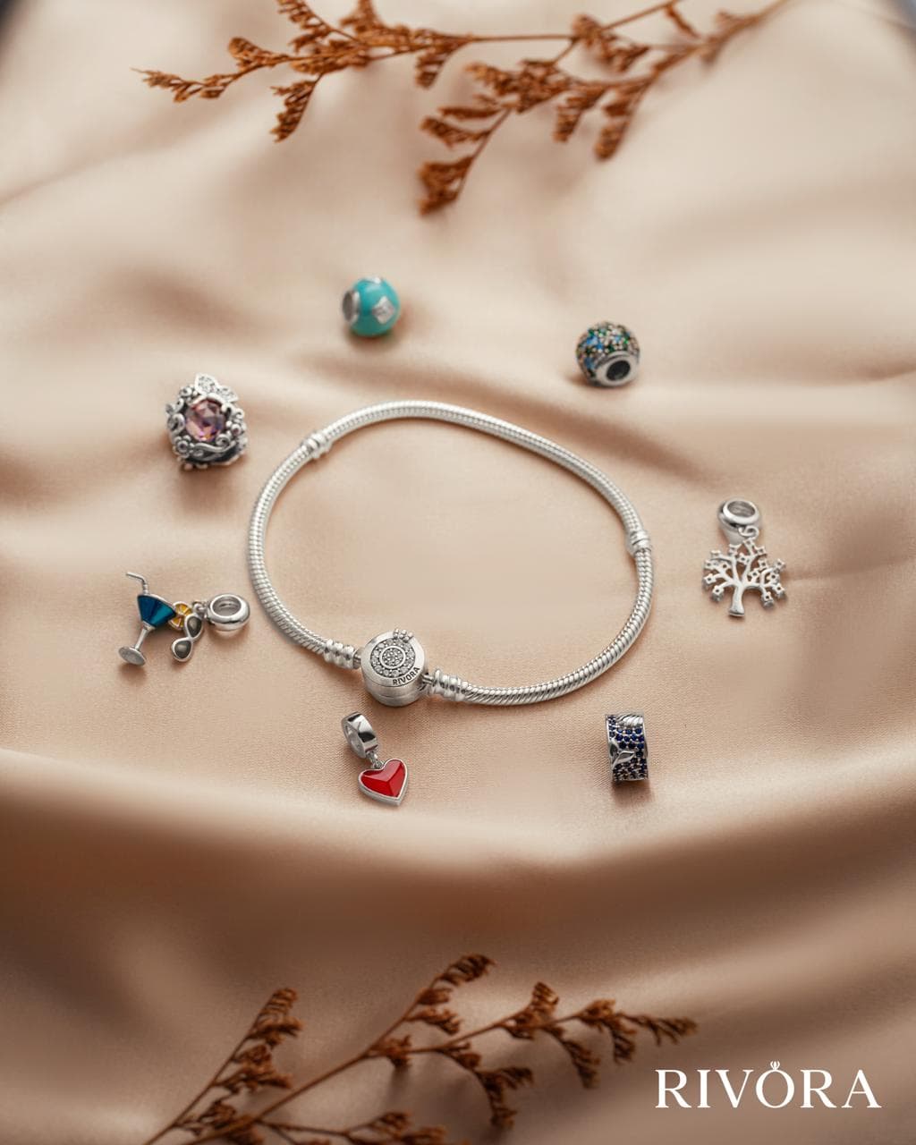 QUEEN OF RIVORA ( SILVER )